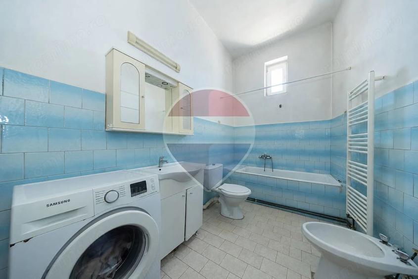 Casă cu Teren 1048 Mp în Satulung