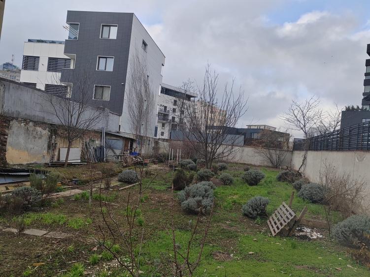 Teren Construcții intravilan de 630 mp, în Barbu Văcărescu
