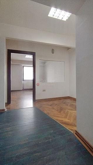 Apartament cu 2 camere semidecomandat în Centrul Istoric