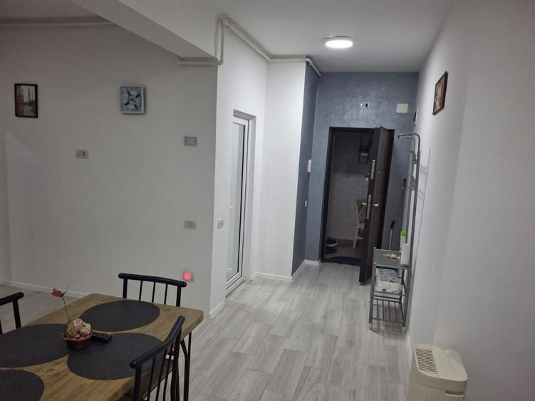 Apartament cu 2 camere semidecomandat, mobilat în Nord
