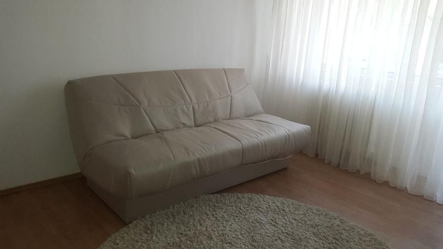 Garsonieră decomandată în Titan