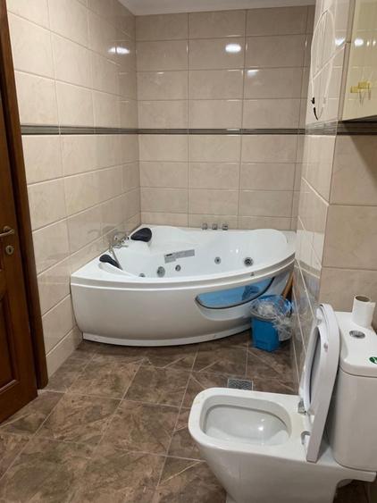 Apartament cu 3 camere decomandat în Exterior Vest
