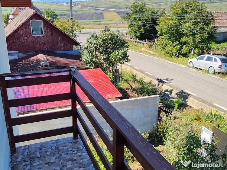 Casă cu 4 camere în Tureni
