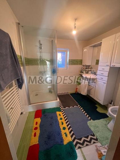 Casă individuală cu 4 camere cu Teren 2260 Mp în Uivar