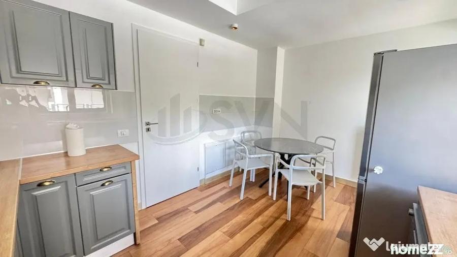 Casă cu 7 camere cu Teren 620 Mp în Central