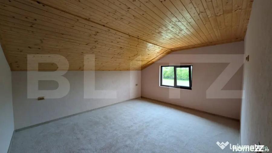 Casă cu 4 camere cu Teren 400 Mp în Lazuri