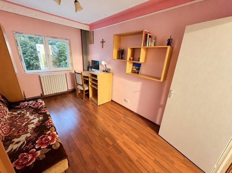 Apartament cu 4 camere decomandat în Lunca Cetățuii