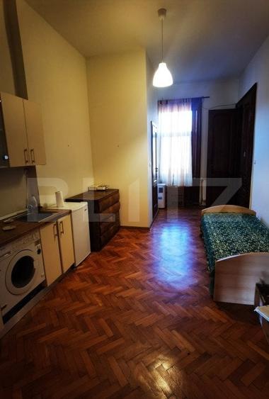 Apartament cu 4 camere semidecomandat, mobilat în Traian