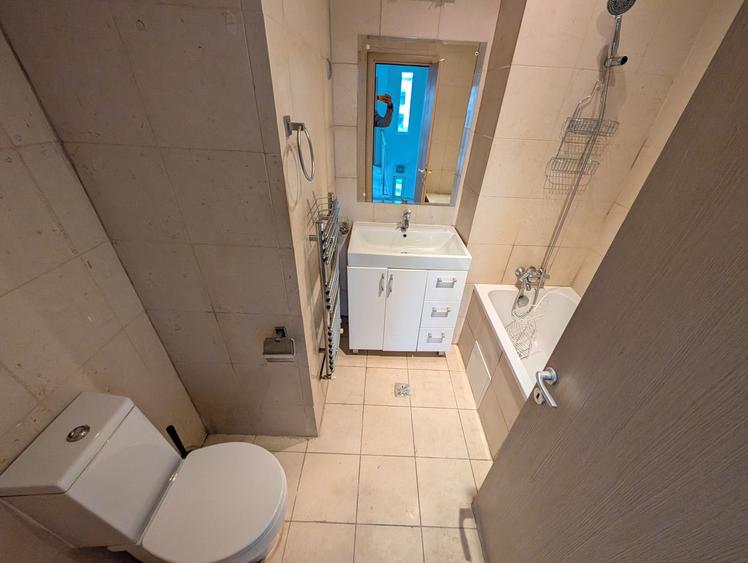 Casă individuală cu 4 camere cu Canalizare în Tunari