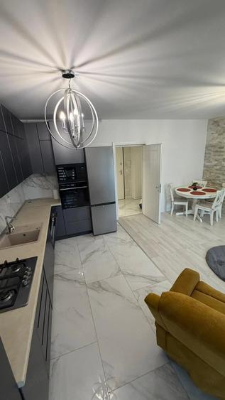 Apartament cu 3 camere decomandat în Vest