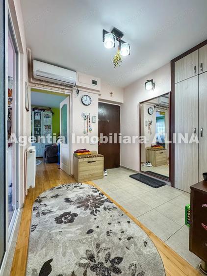 Apartament cu 3 camere decomandat în Astoria