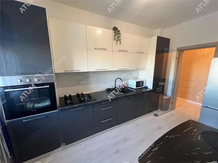 Apartament cu 3 camere decomandat în Est