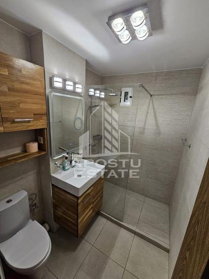 Apartament cu 4 camere decomandat în Complex Studențesc