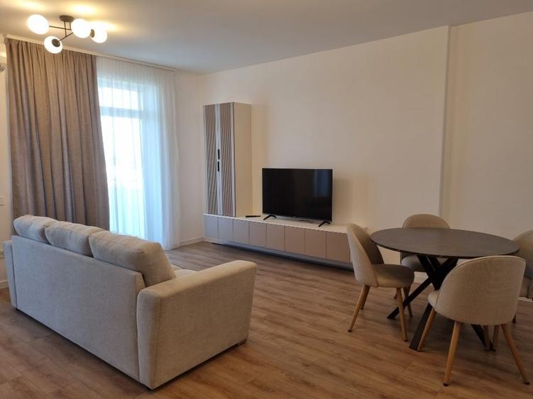 Apartament cu 2 camere semidecomandat în Take Ionescu