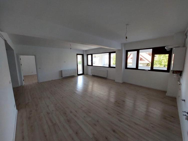 Apartament cu 3 camere decomandat în Floreasca