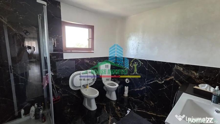 Apartament cu 4 camere decomandat în Vânători