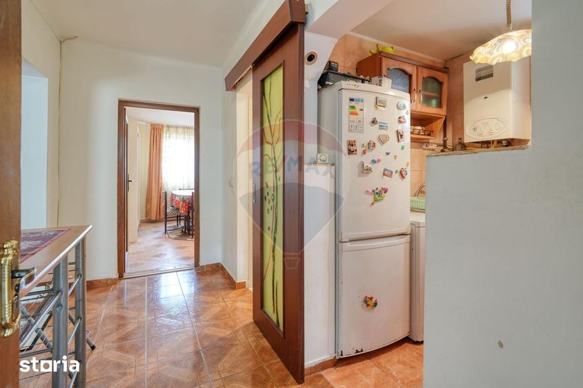 Casă cu 6 camere cu Teren 416.37 Mp în Bartolomeu