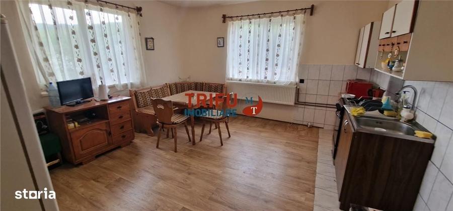Casă cu 3 camere în Ampoița