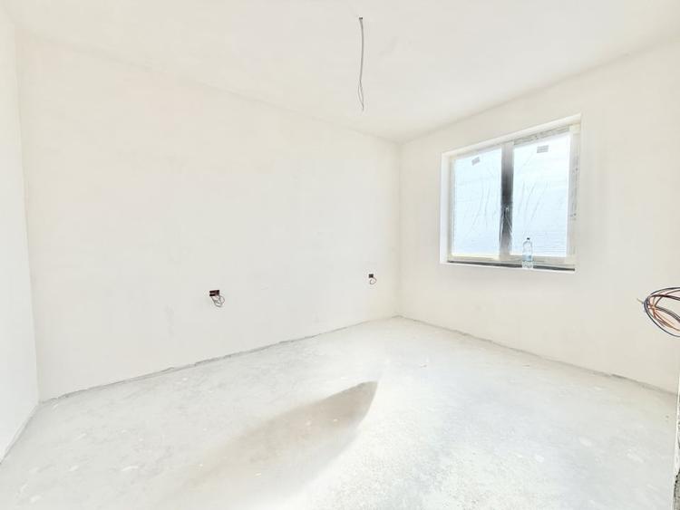 Duplex cu 3 camere cu Teren 300 Mp în Moșnița Nouă