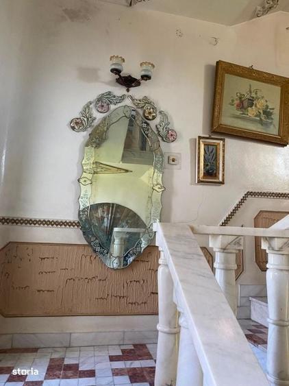 Casă cu 4 camere decomandat în Central
