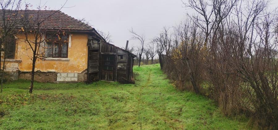 Casă cu 3 camere în Stolnici