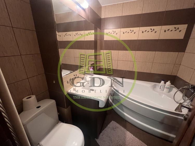 Apartament cu 4 camere decomandat în 1 Mai
