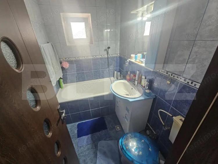 Apartament cu 4 camere semidecomandat în Central