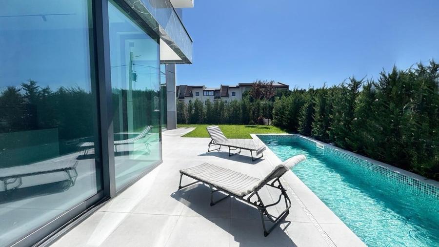 Casă individuală cu 7 camere cu Piscina în Nord