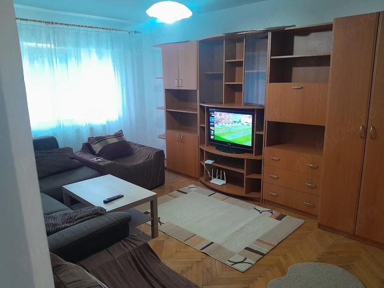 Apartament cu 2 camere decomandat în Torontalului