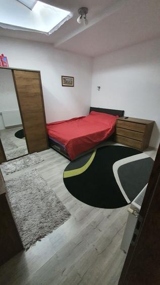 Apartament cu 3 camere decomandat în Est