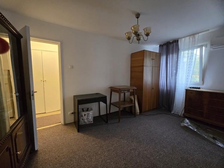 Apartament cu 3 camere circular în Drumul Taberei