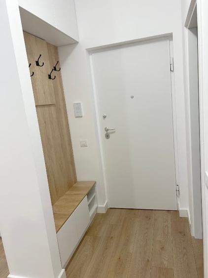 Apartament cu 2 camere semidecomandat, mobilat în Baza 3