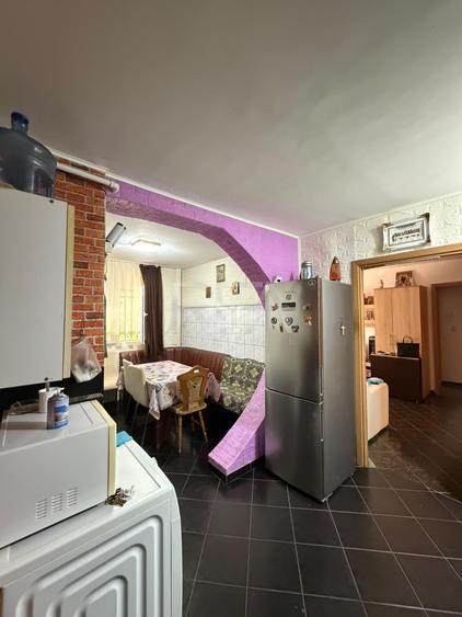 Apartament cu 2 camere semidecomandat, mobilat în Mărgeanului