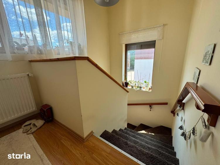 Casă cu 4 camere cu Teren 300 Mp în Glina