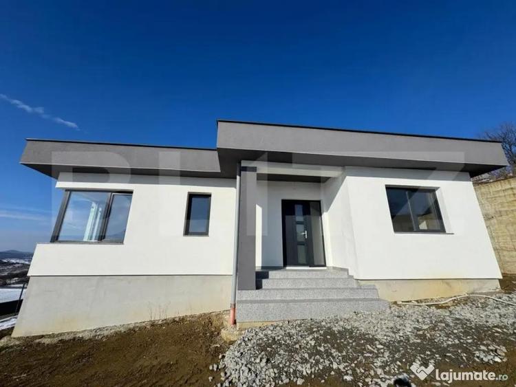 Casă cu 4 camere cu Teren 300 Mp în Central