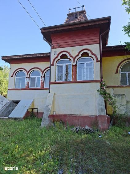 Casă cu 3 camere cu Teren 3000 Mp în Vârvor