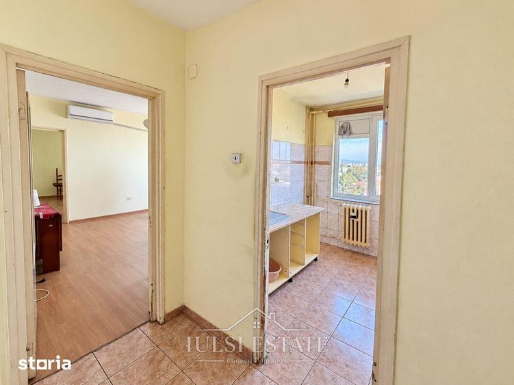 Apartament cu 3 camere semidecomandat în Andrei Mureșanu