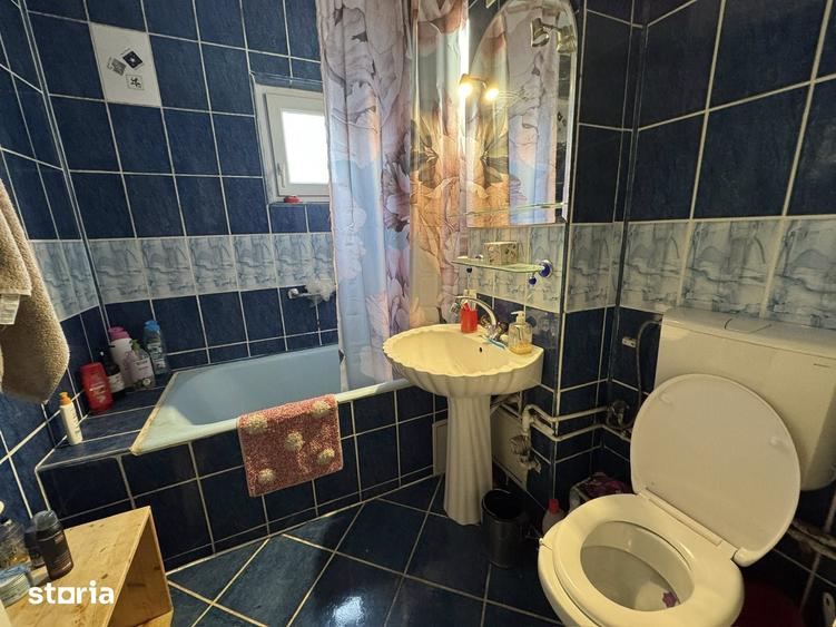 Apartament cu 3 camere decomandat în Valea Aurie