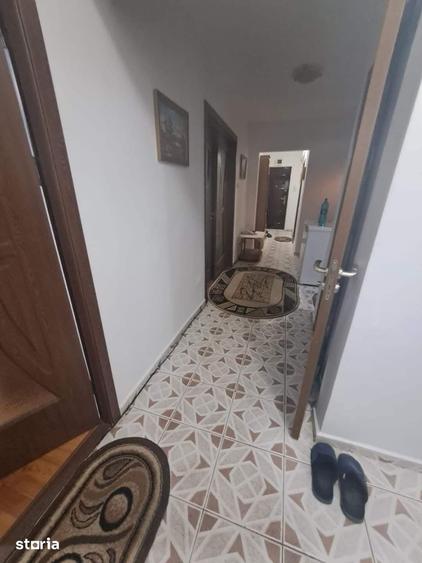 Apartament cu 4 camere decomandat în Central