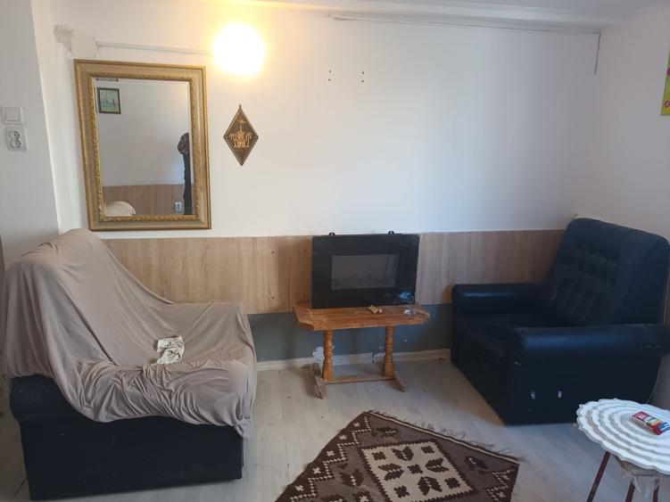spatiu com stradal - zona centrala - 30 + 12 mp - pret vechi , neindexat - 1