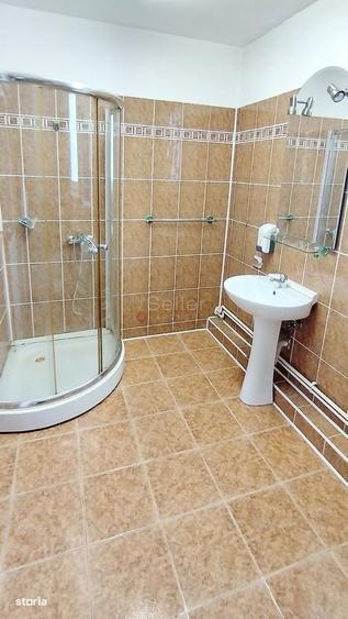 Spațiu comercial, de 180 mp, în Astra