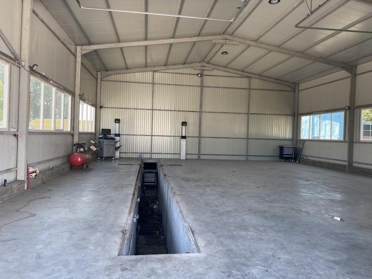 Spațiu industrial, de 10,900 mp, în Central