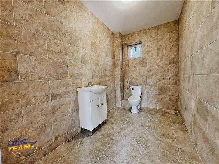 Casă individuală cu 6 camere cu Teren 828 Mp în Sud-Vest