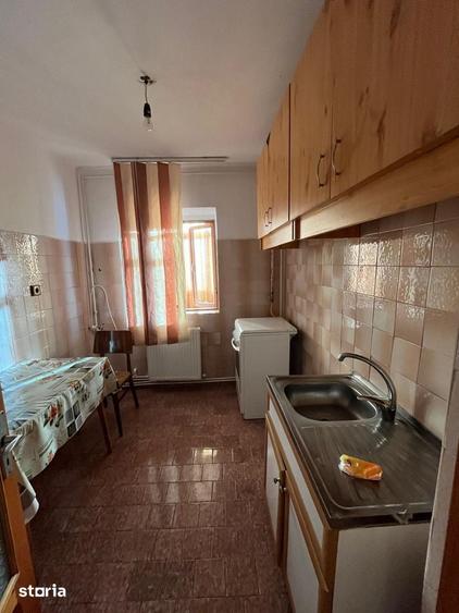 Apartament 2 camere, 56 mp, decomandat, etaj 2, ideal pentru renovare - 2