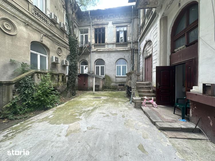 Apartament cu 7 camere în Centrul Civic