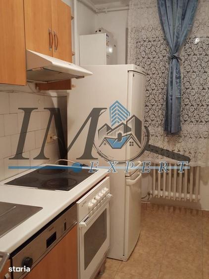 Apartament cu 3 camere decomandat în Cetate