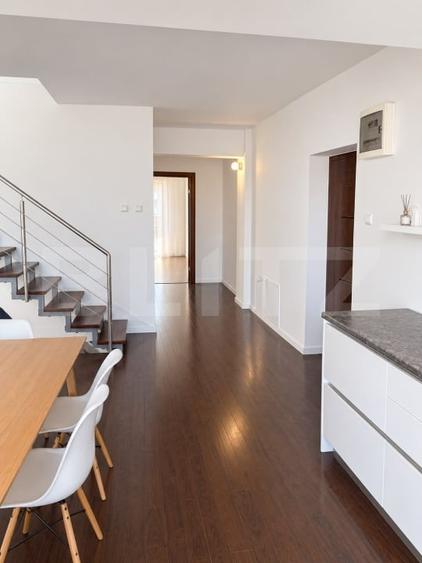 Apartament cu 4 camere semidecomandat, mobilat în Bună Ziua