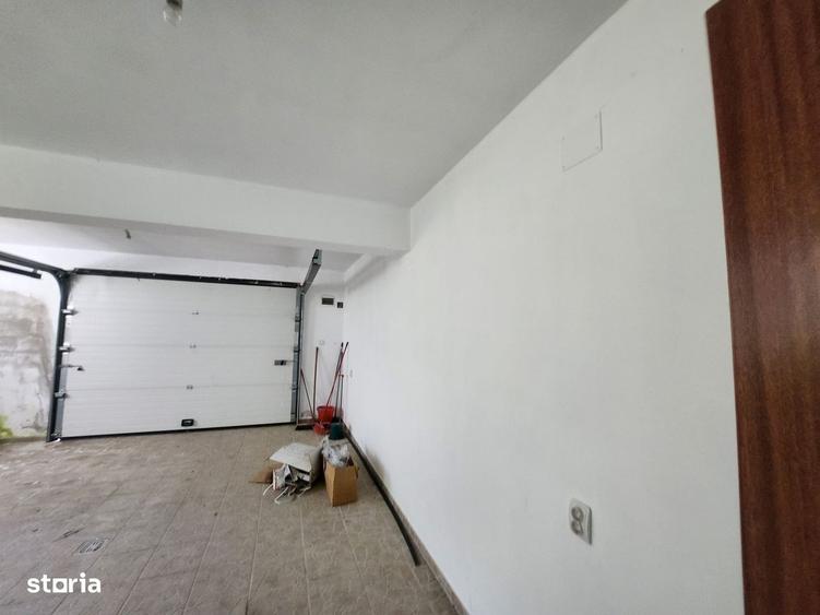 Casă cu 4 camere în Ștefănești
