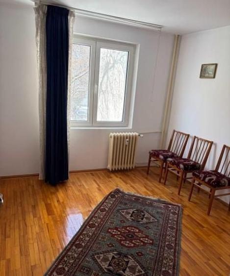 Apartament cu 4 camere decomandat, mobilat în Dristor
