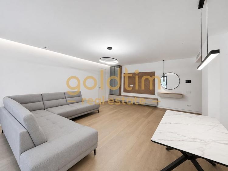 Apartament cu 4 camere decomandat, mobilat în Băneasa